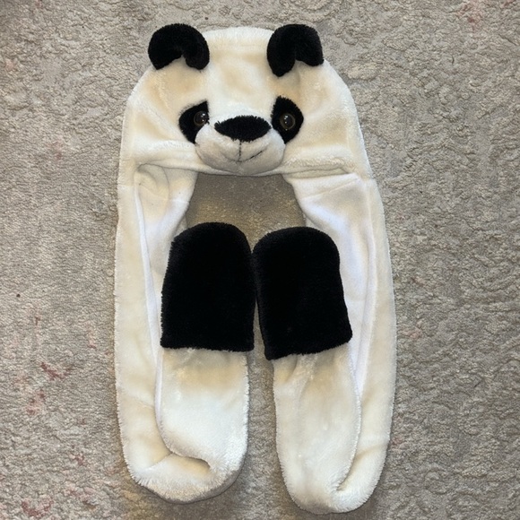 Panda Hat and Mittens - Picture 1 of 5